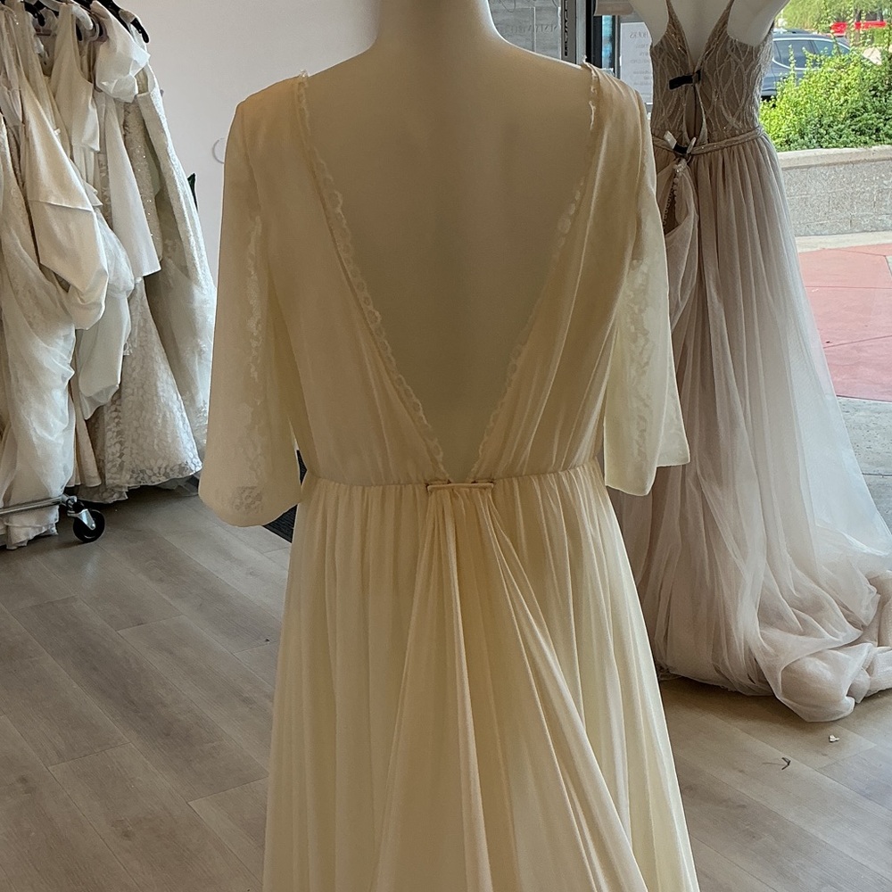 Long sleeve modest wedding dress white. Modest wedding dress long - Picture 6 of 7